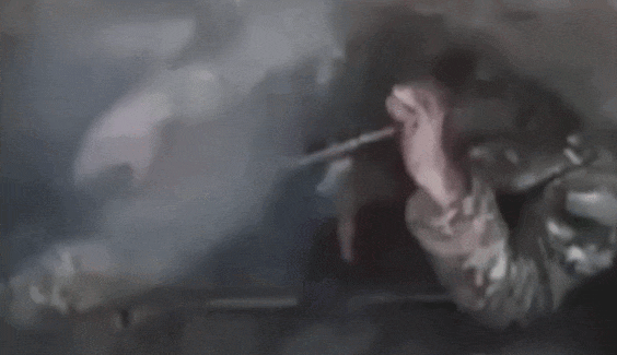 皇冠信用网会员_数十名俄军吞枪自杀皇冠信用网会员，多名女兵被炸死！用枪爆头会有痛苦吗？