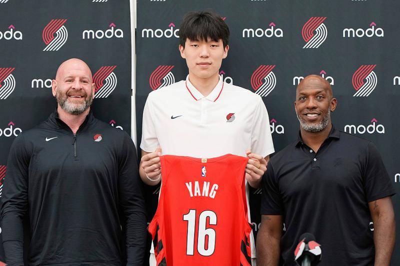 皇家马德里vs尤文图斯_NBA｜杨瀚森发布会秀幽默：争取下次把翻译踢掉