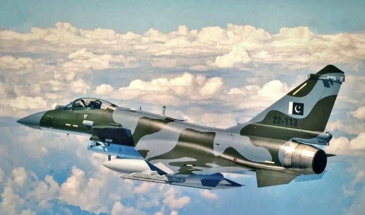 东南亚男排球联赛_俄军大运刚刚离开东南亚男排球联赛,伊朗军用机场突发爆炸,苏-35比歼-10先到货?