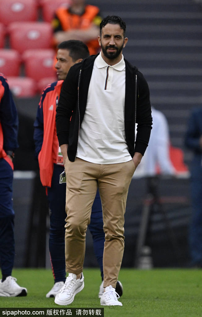 皇冠信用網注册开通_切尔西换人引发争议皇冠信用網注册开通,帕尔默愤怒离场,马雷斯卡被批胆小鬼