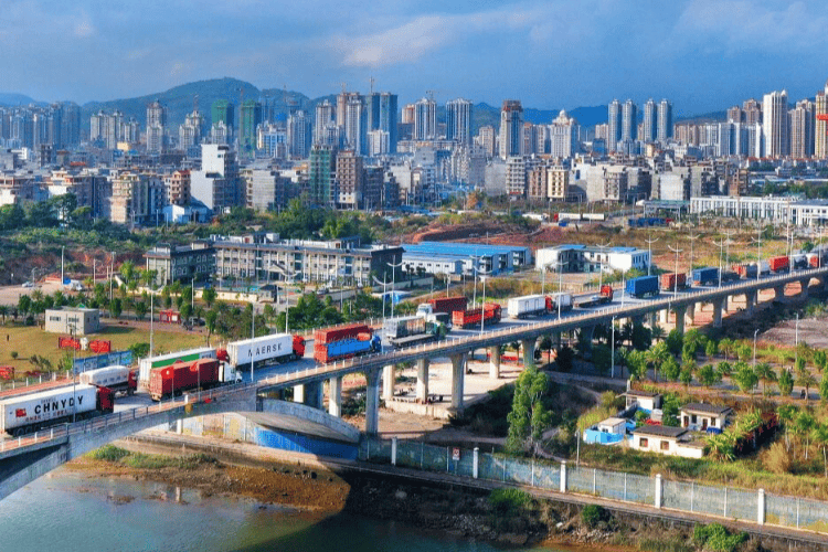 皇冠信用網代理如何申请_广西东兴国企总经理被指“出轨抓现行”皇冠信用網代理如何申请，已免职！9月曾现身