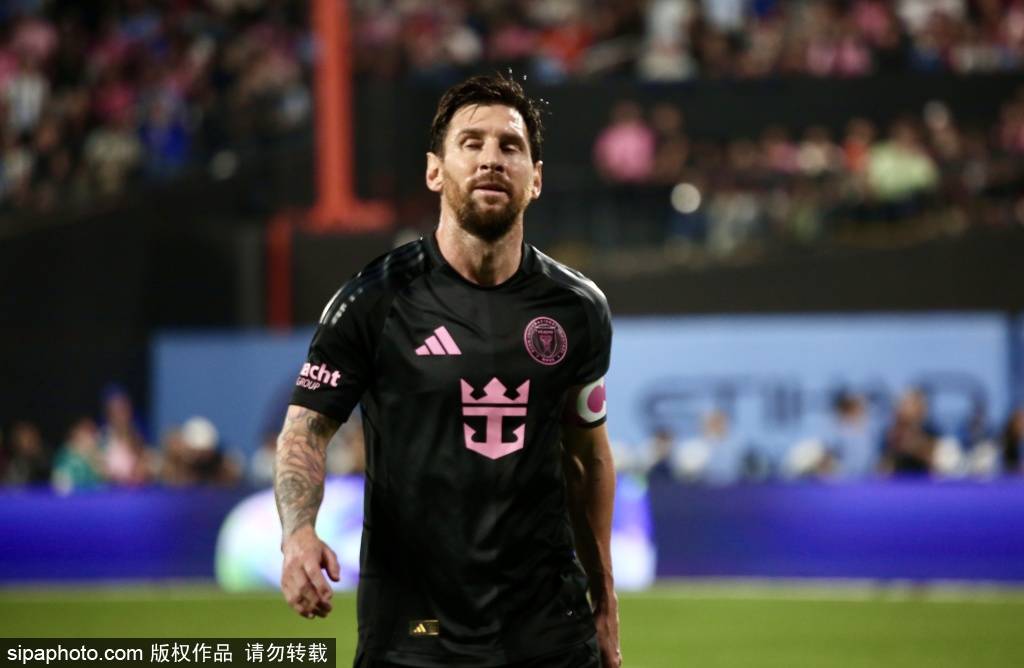 皇冠信用網最高占成_梅西再创辉煌：31座金靴背后的不屈精神与技术解析