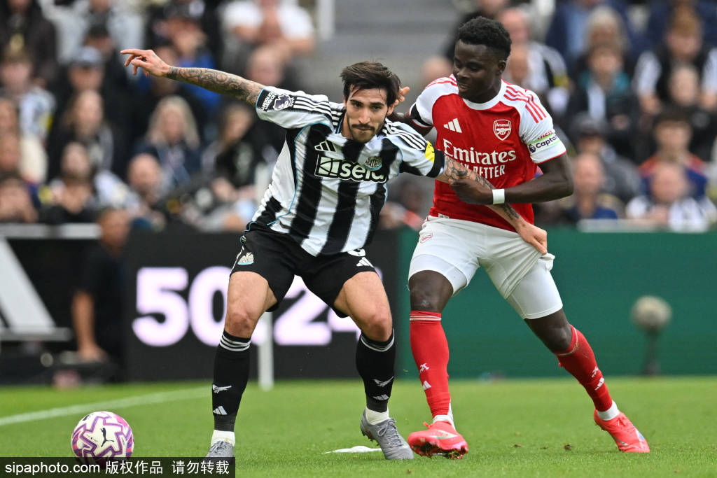 皇冠信用网登3出租_北京国安主场遭遇逆转：青岛海牛4-2大胜皇冠信用网登3出租，法比奥成赛季最佳射手！