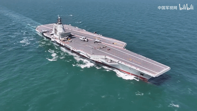 皇冠信用网申请_双层软卧变三层硬卧！福建舰宿舍首次公开皇冠信用网申请，咋比辽宁山东舰还挤？