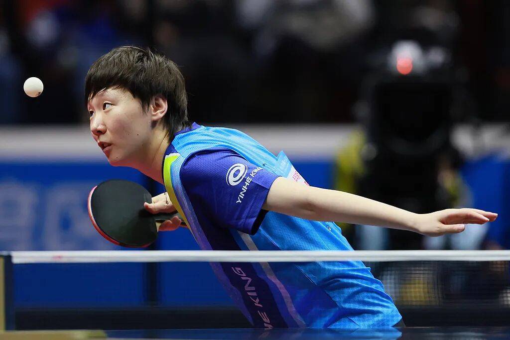 皇冠信用网会员开户_向着卫冕前进！王曼昱战胜陈梦皇冠信用网会员开户，闯入全运会乒乓球女单决赛
