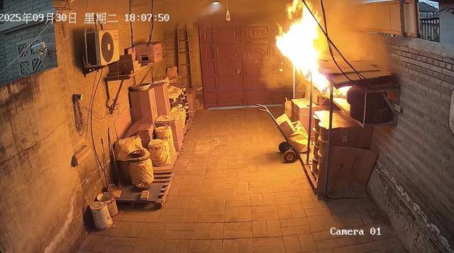 如何注册皇冠足球代理_“拆完快递的纸箱立马扔掉”火上热搜如何注册皇冠足球代理，网友：不敢囤了