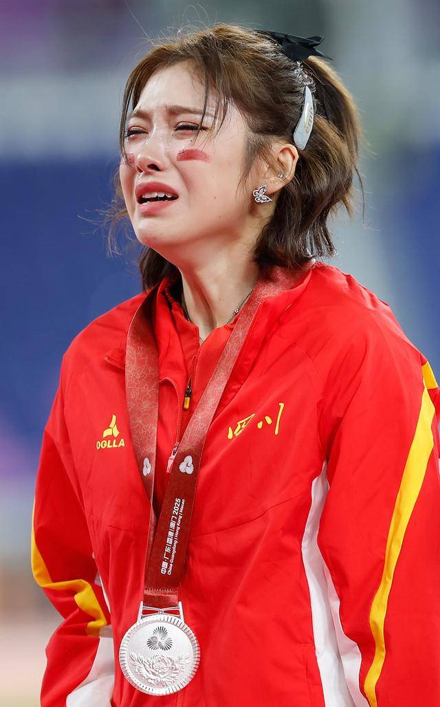 皇冠信用网如何申请
_吴艳妮还是哭了:当她不再是100米栏赛道上唯一的“答案”皇冠信用网如何申请
!