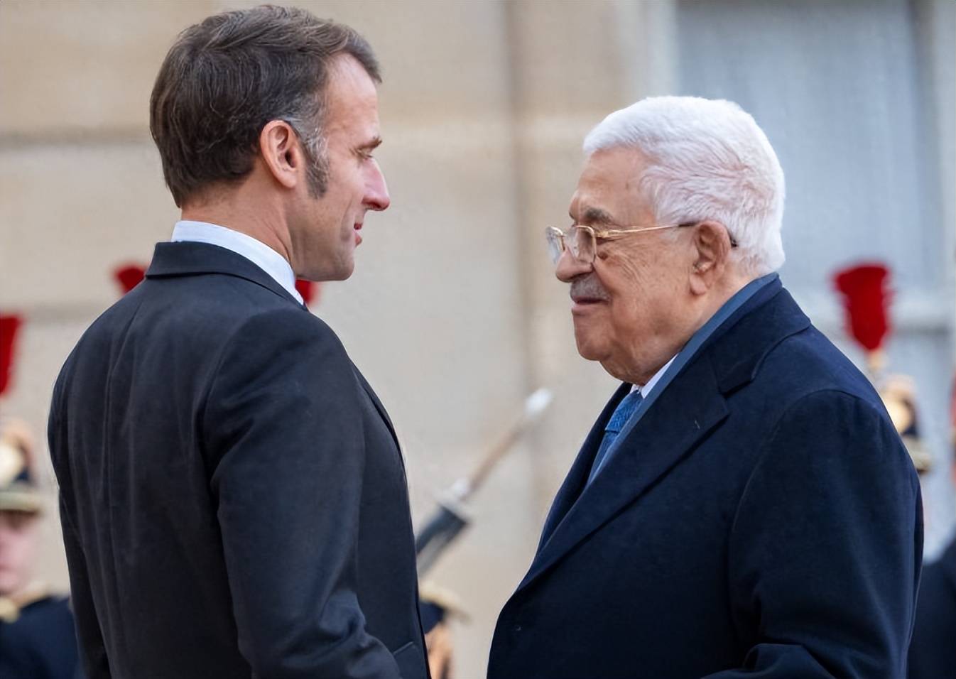 皇冠信用網网址_美国拦不住了！登上访华专机前皇冠信用網网址，当着全世界的面，马克龙做了一个大胆决定，日本加拿大急得跳脚？