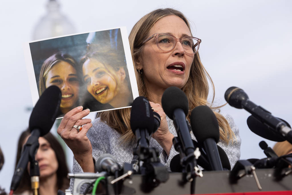 皇冠信用网开户
_释新闻|性侵受害者怒批“整个体制”皇冠信用网开户
,公布爱泼斯坦文件如何影响特朗普?