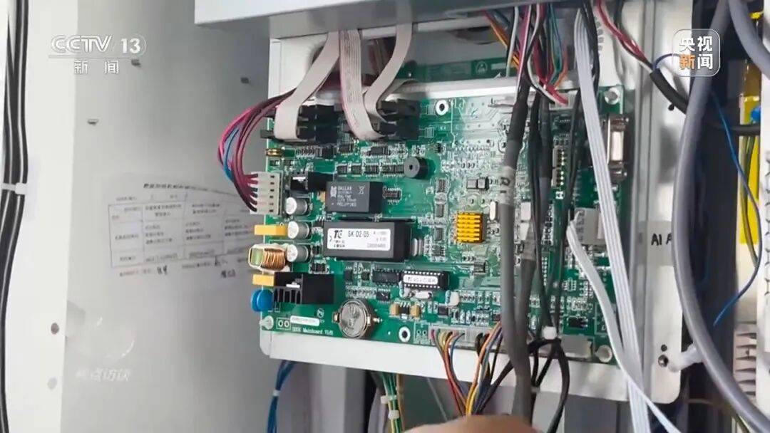 信用網皇冠申请注册
_偷油又偷税信用網皇冠申请注册
!央视曝光问题加油站作弊“花招”