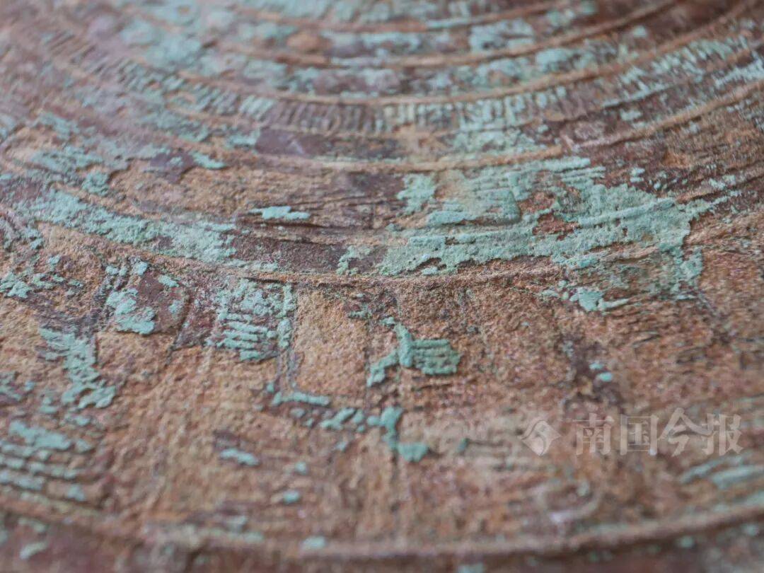 皇冠信用登2代理_柳州钓鱼阿叔竹林挖蚯蚓皇冠信用登2代理，竟挖出千年前的“大宝贝”！