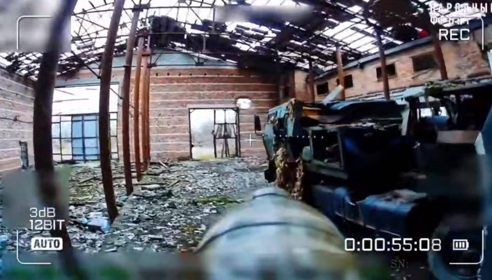 怎么注册皇冠信用盘_俄军被狠狠上一课：打假海马斯怎么注册皇冠信用盘，乌军藏地道，靠机器人无人机作战