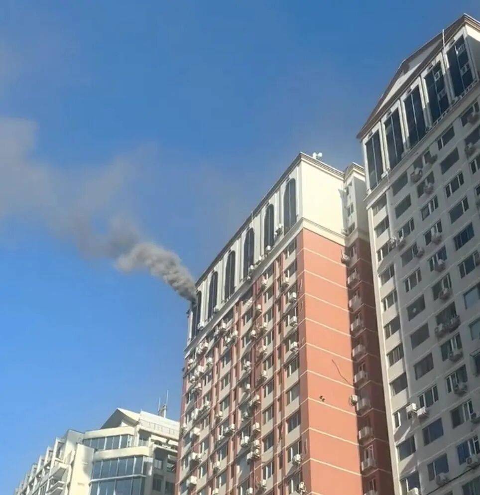 皇冠信用网申请_北京一小区21层发生火灾！同一户内相邻房间皇冠信用网申请，有人昏迷有人毫发无伤