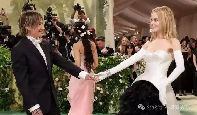 皇冠足球平台申请_终究还是离婚了皇冠足球平台申请！这样的结果已经算体面了吧！